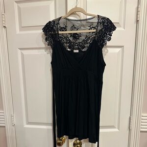 Intimissimi Stylish Black Top with Lace Detail